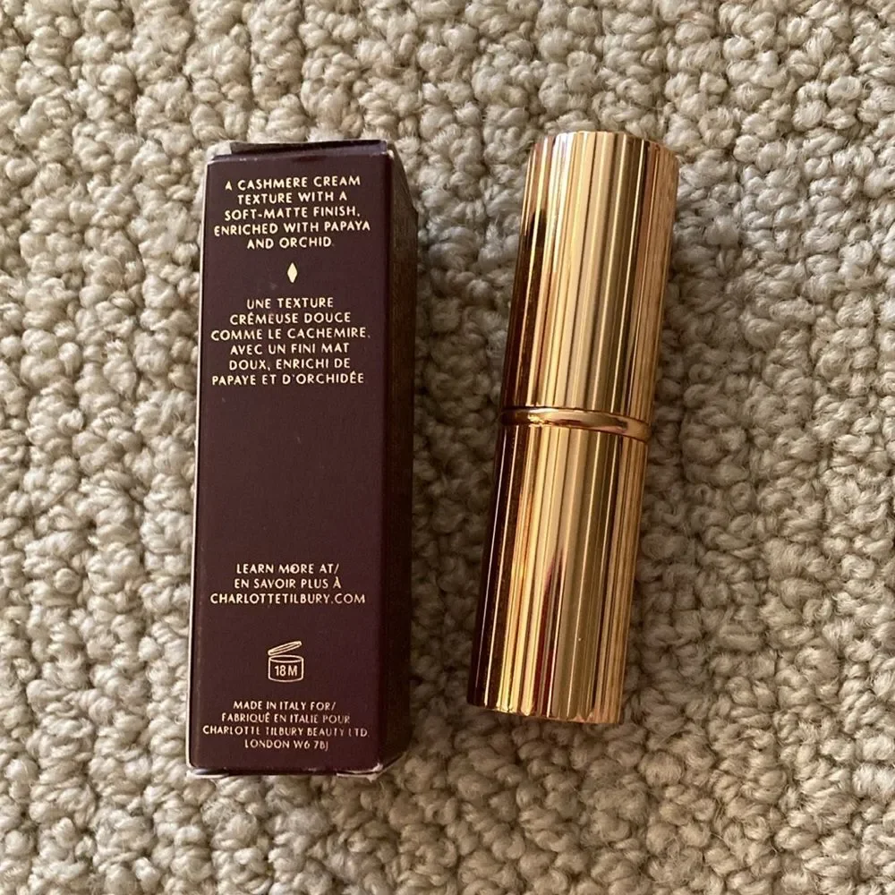Charlotte Tilbury Matte Revolution Hot Lips Kidman’s Kiss Rose Pink Lipstick